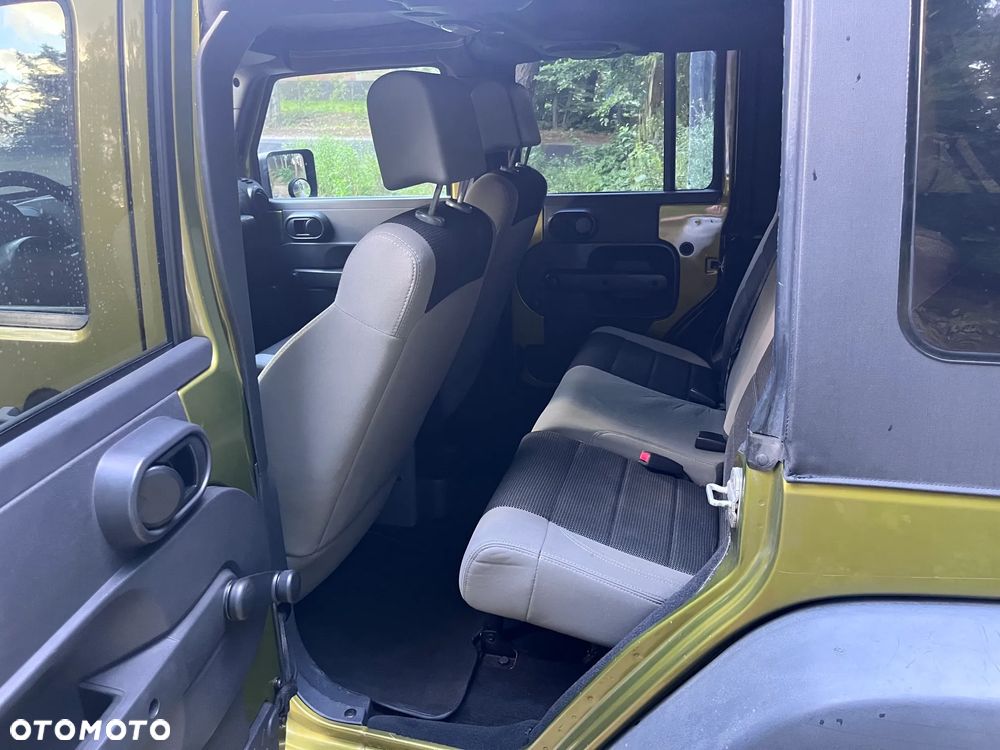 Jeep Wrangler Unlimited 3.8 Automatik Sahara - 14