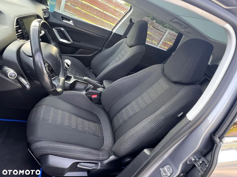 Peugeot 308 SW 1.6 BlueHDi Allure S&S - 23