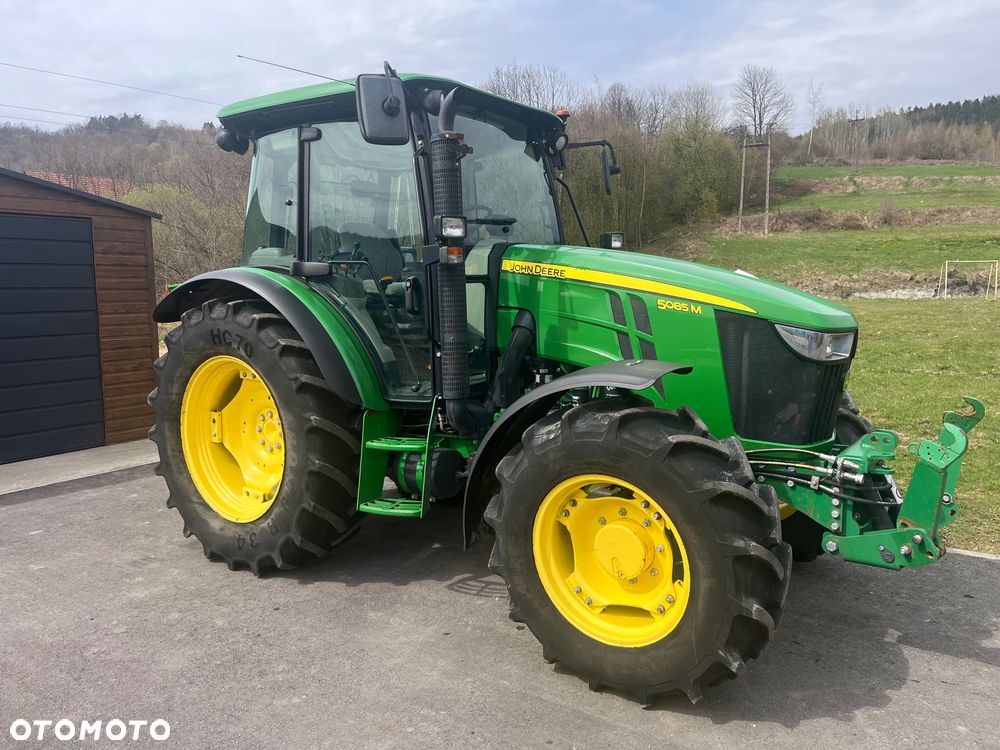 John Deere 5085M - 1