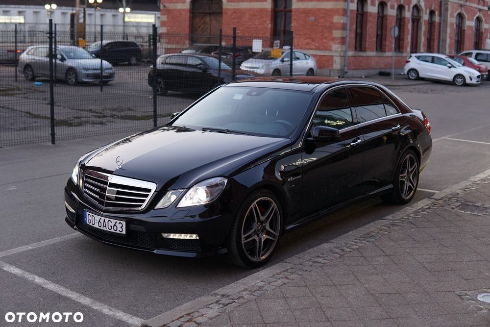 Mercedes-Benz Klasa E 63 AMG - 16