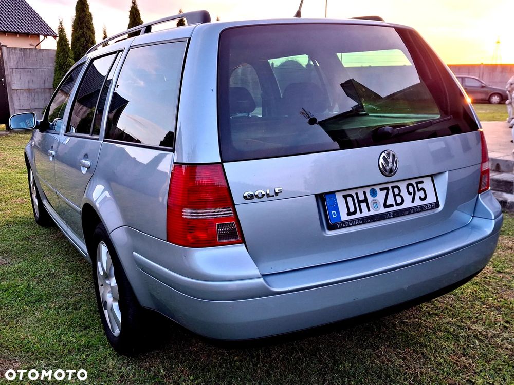 Volkswagen Golf - 4