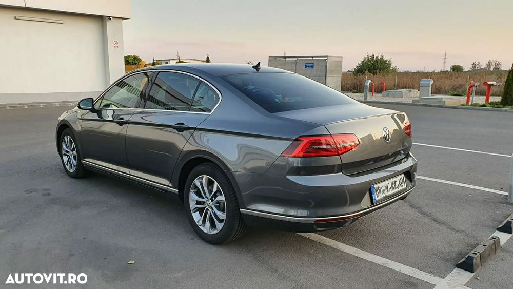 Volkswagen Passat - 4