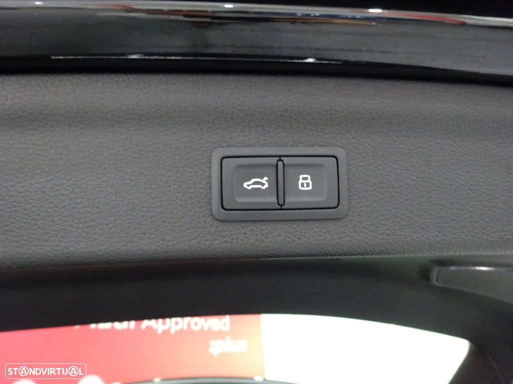 Audi Q3 45 TFSIe S line S tronic - 30