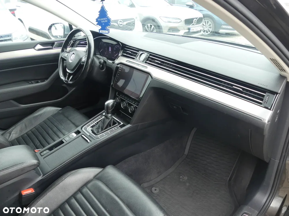 Volkswagen Passat - 8