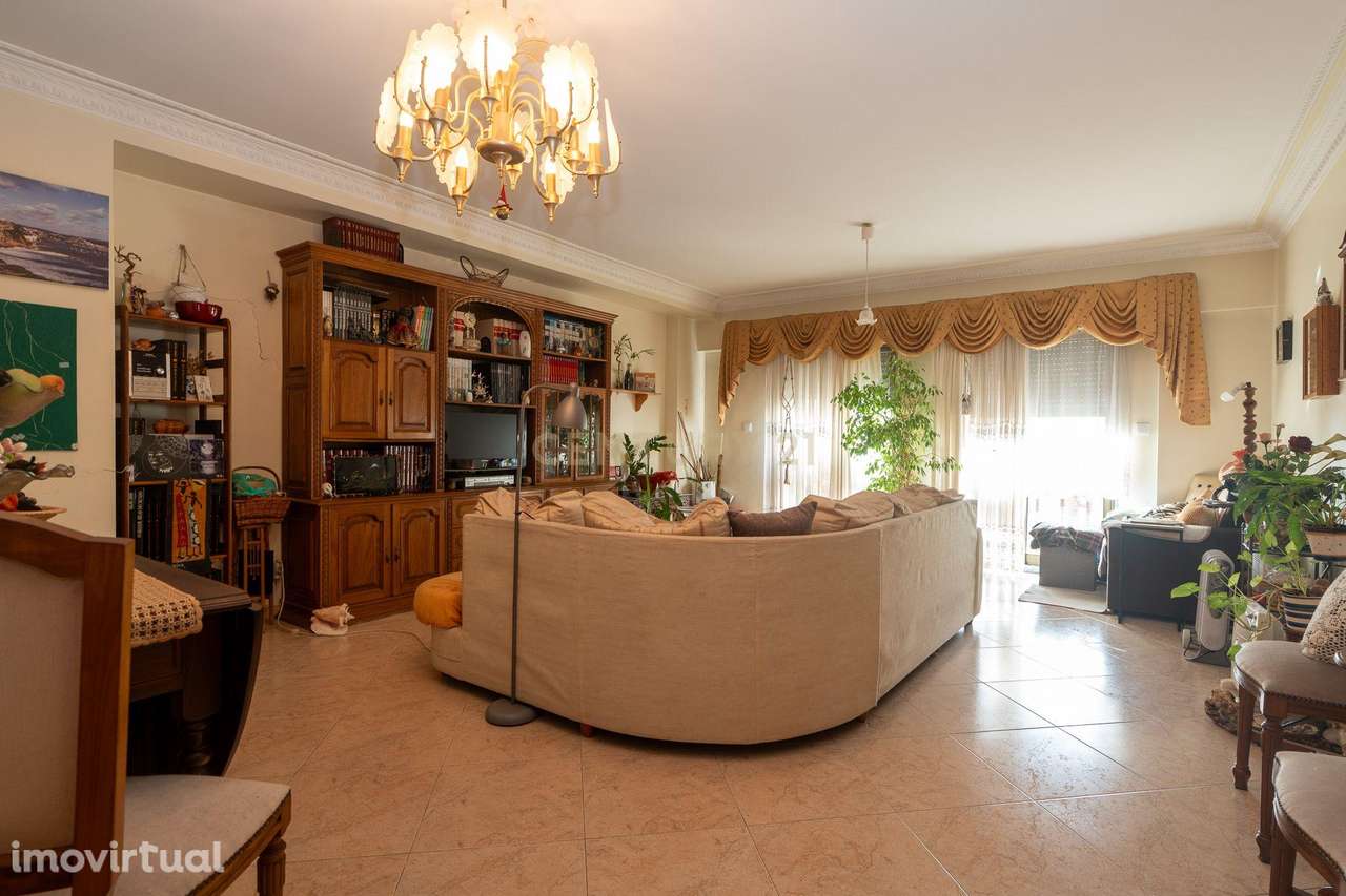 Fantástico T3, Na rua Abel Manta  em Odivelas - Grande imagem: 3/20