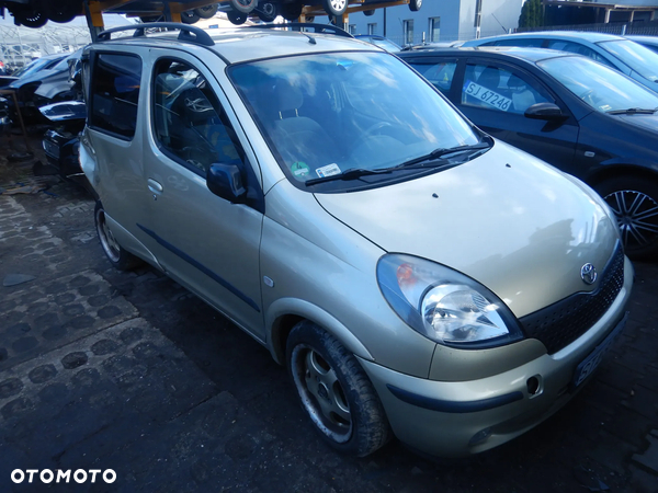 CZĘŚCI - Toyota Yaris verso 1,3VVTI 2NZ-FE 63KW 86KM 2000r. lakier 583 INDEX - 8117