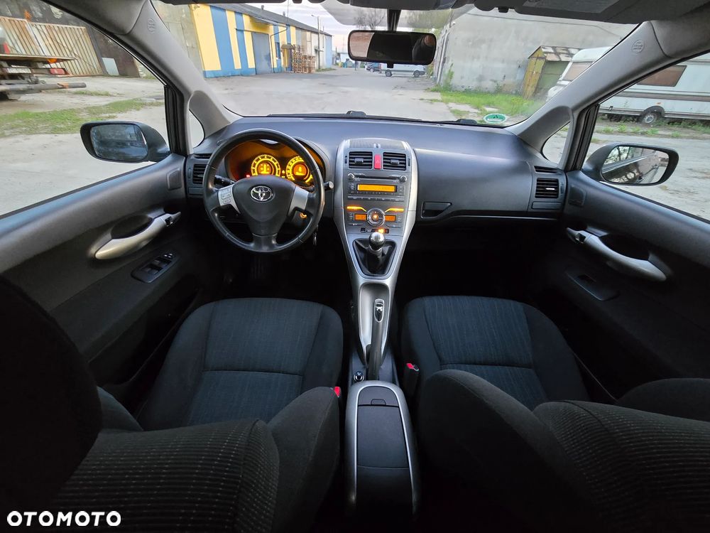 Toyota Auris 1.4 VVT-i Sol - 23