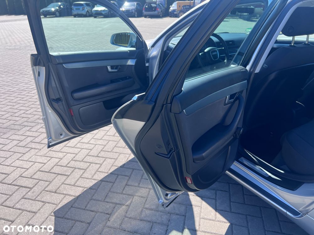 Audi A4 Avant - 16