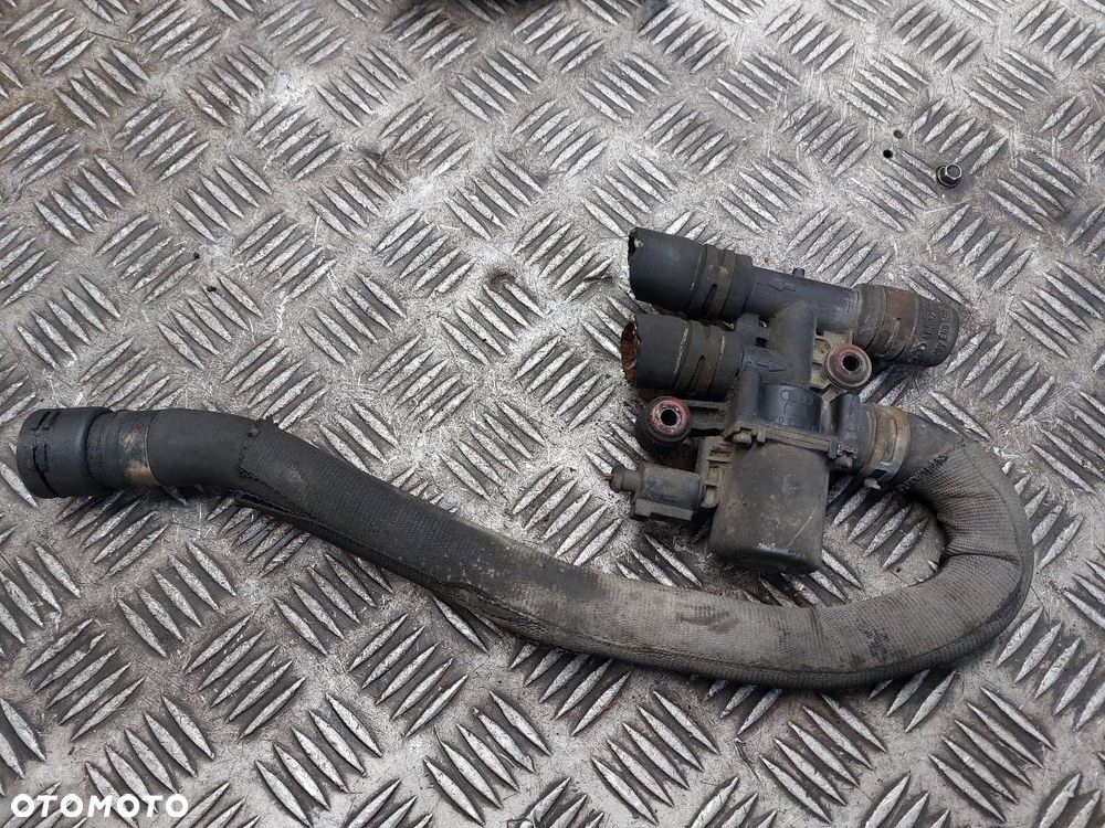 ZAWÓR NAGRZEWNICY AUDI A4 B7 3.0 TDI 8E0820036 - 1