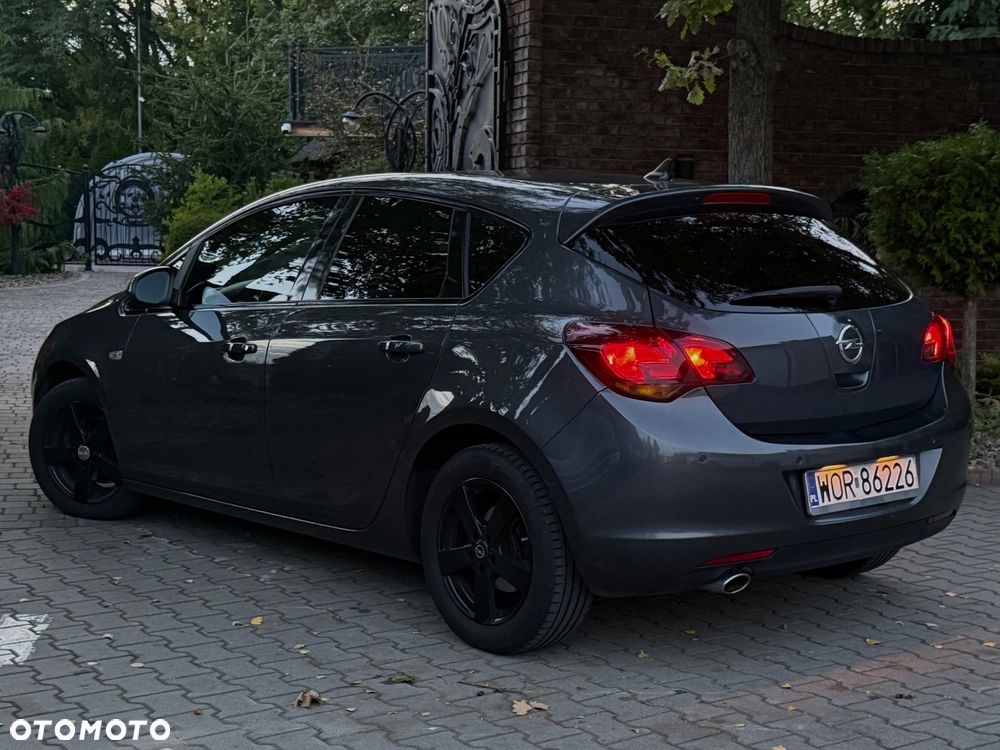 Opel Astra 1.4 T Cosmo - 22