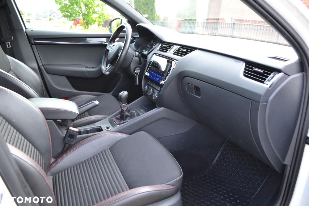 Skoda Octavia 2.0 TDI (Green tec) RS - 26