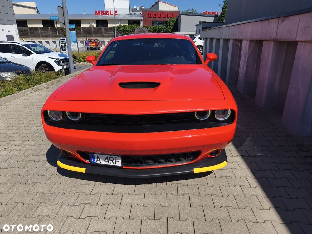 Dodge Challenger - 8