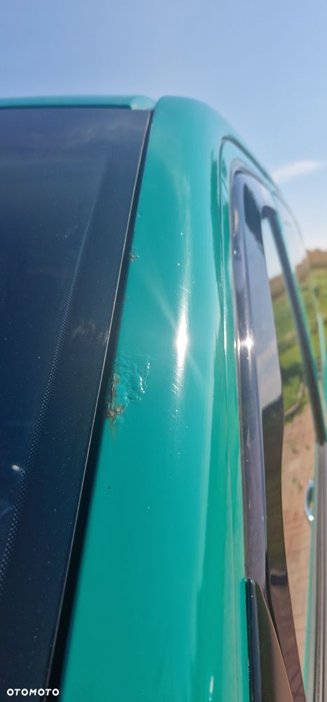 Volkswagen Caravelle - 20