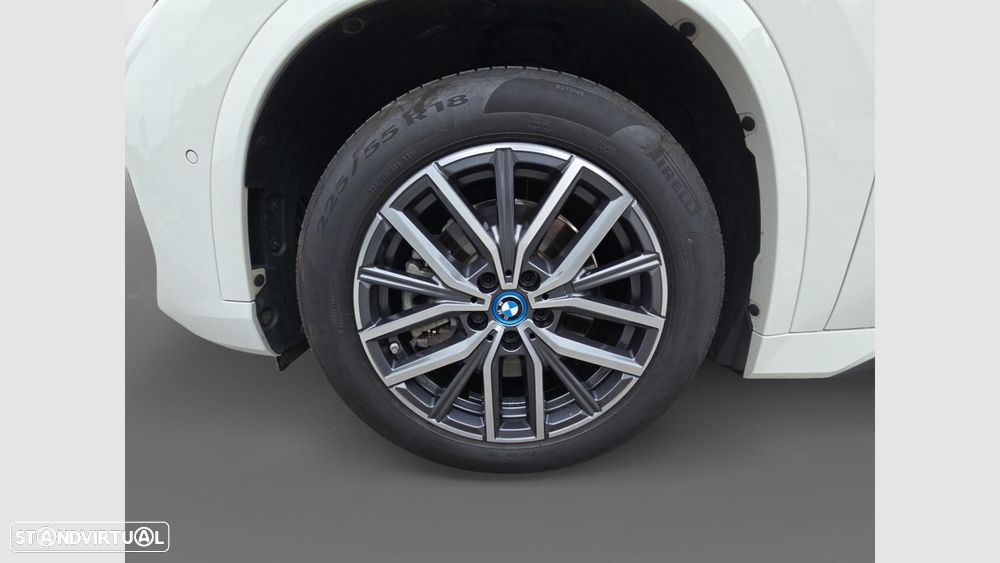 BMW ix1 xDrive30 Pack Desportivo M - 16