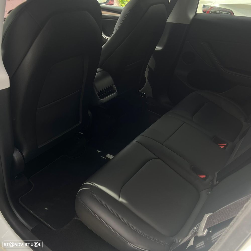 Tesla Model Y Long Range Dual Motor AWD - 22