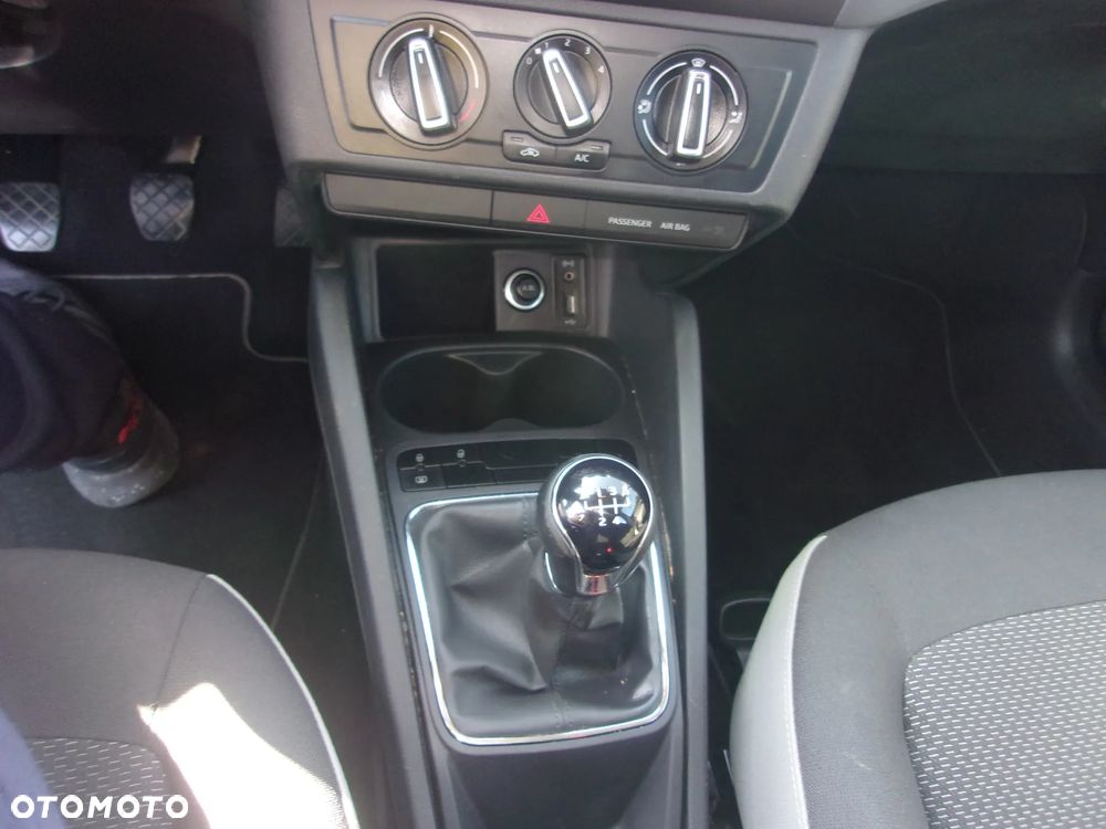 Seat Ibiza 1.2 TSI CONNECT - 7