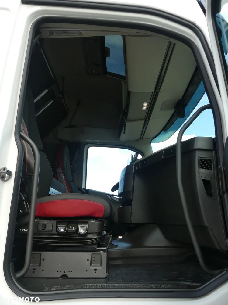 Volvo FH4 460 / EURO 6 / STANDARD / KLIMATYZACJA POSTOJOWA / - 24