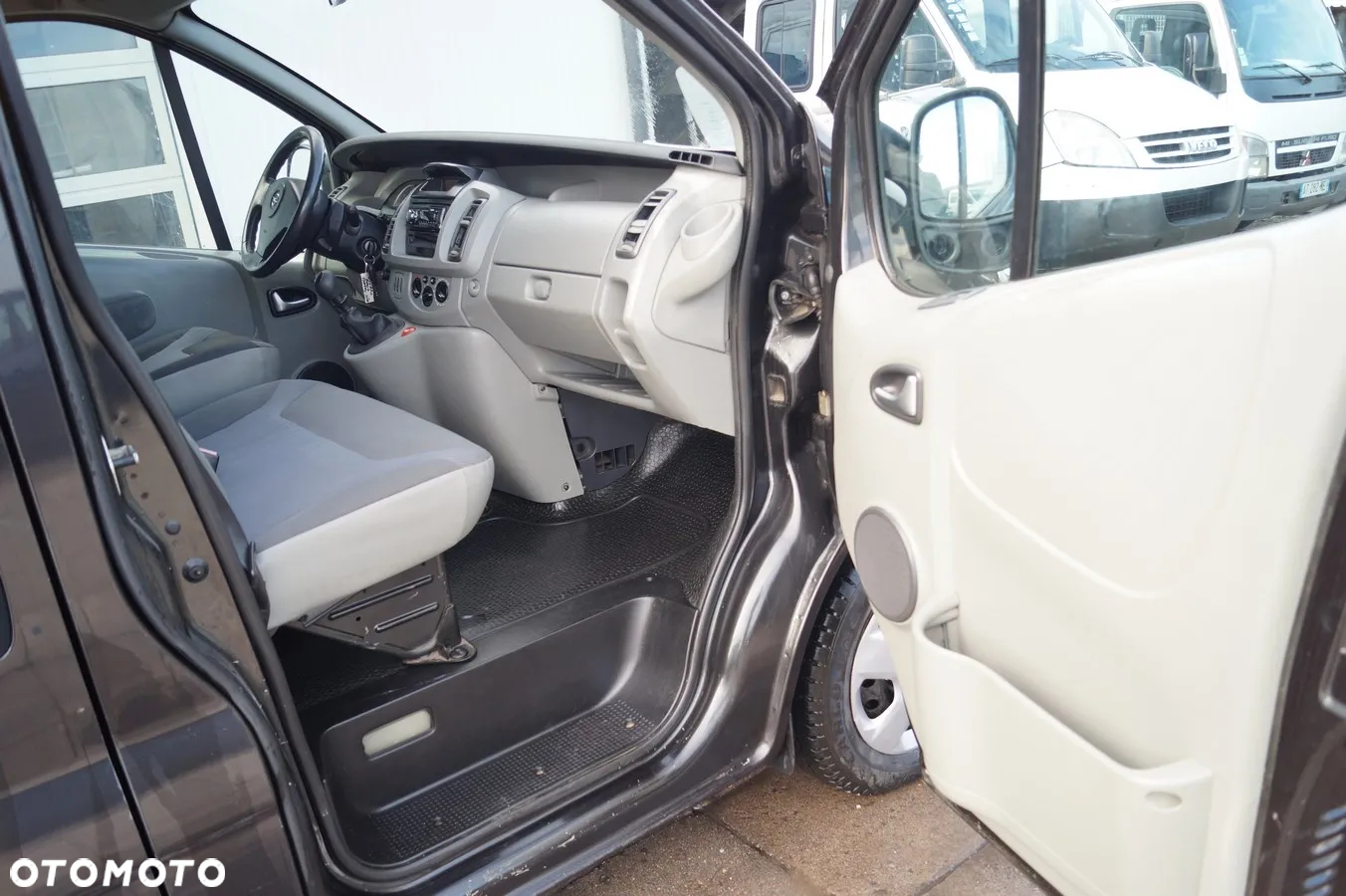 Opel VIVARO - 14