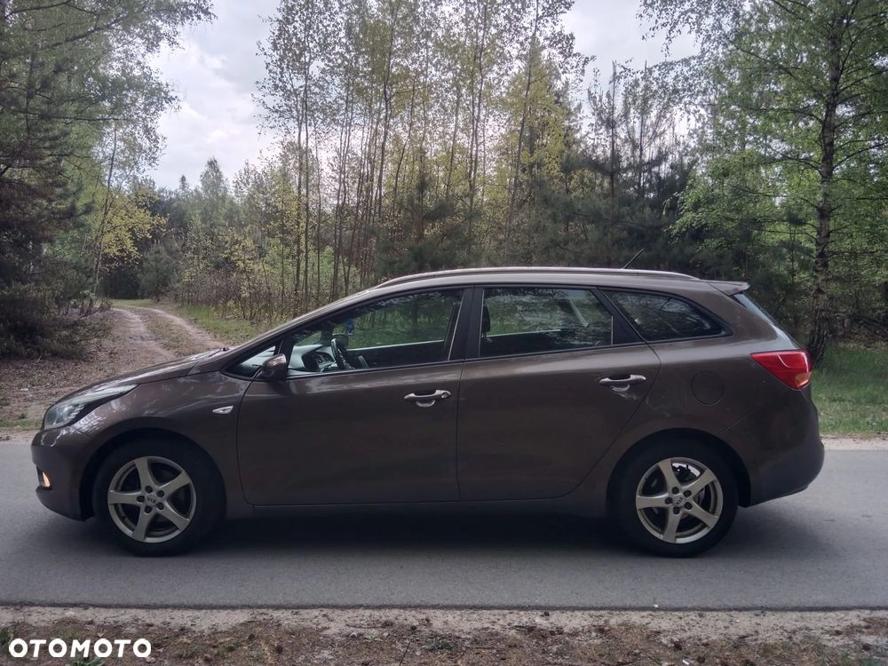 Kia Ceed - 8