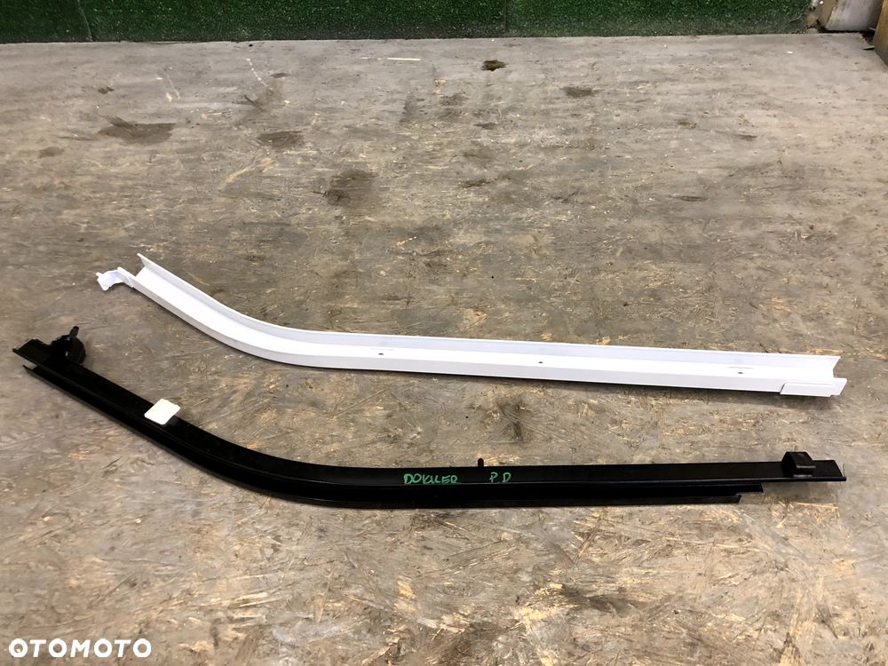 DACIA DOKKER PROWADNICA PRAWA GÓRNA DRZWI PRZESUWNYCH PRAWYCH JAK NOWA