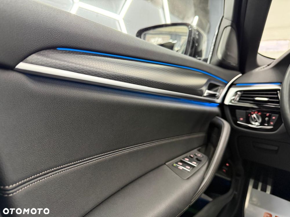 BMW Seria 5 530e xDrive M Sport sport - 29