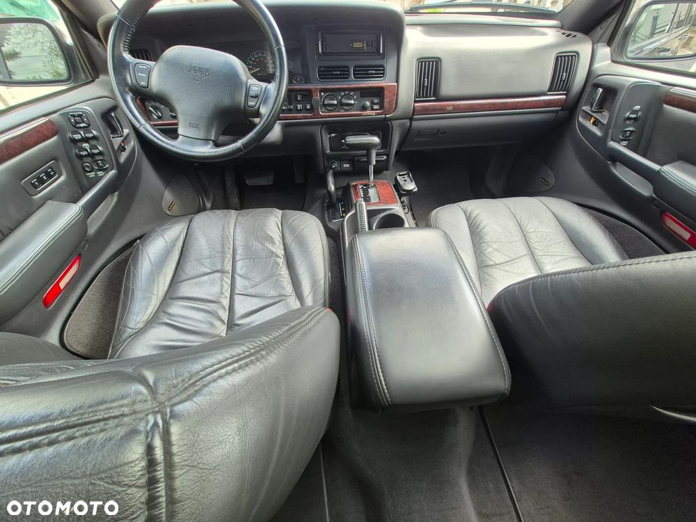 Jeep Grand Cherokee - 20