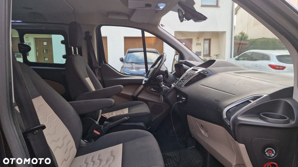 Ford Tourneo Custom - 10