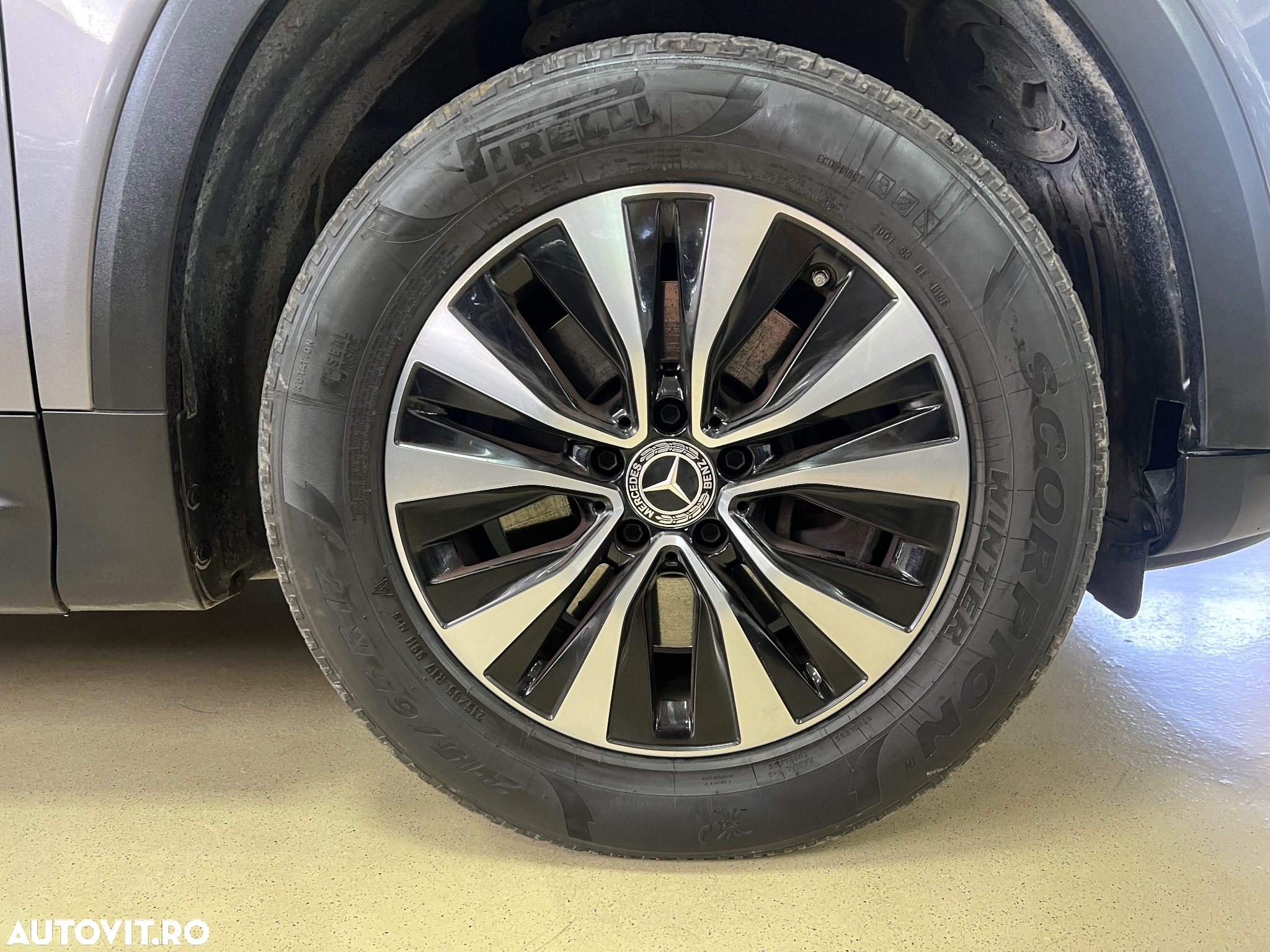 Mercedes-Benz GLB 200 d 4Matic 8G-DCT Progressive - 8