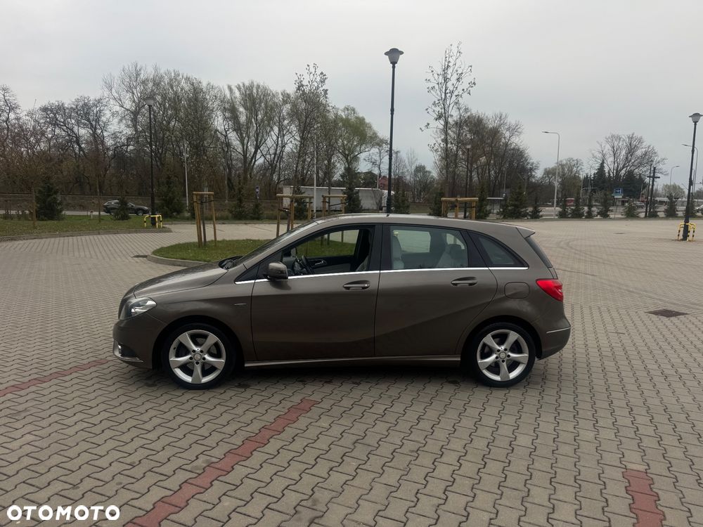 Mercedes-Benz Klasa B 180 BlueEFFICIENCY Edition Style - 6