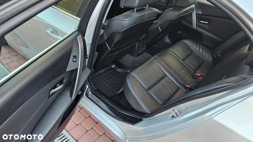 BMW Seria 5 530i - 31