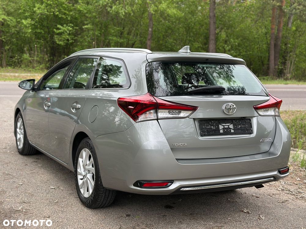 Toyota Auris 1.6 D-4D Premium - 3