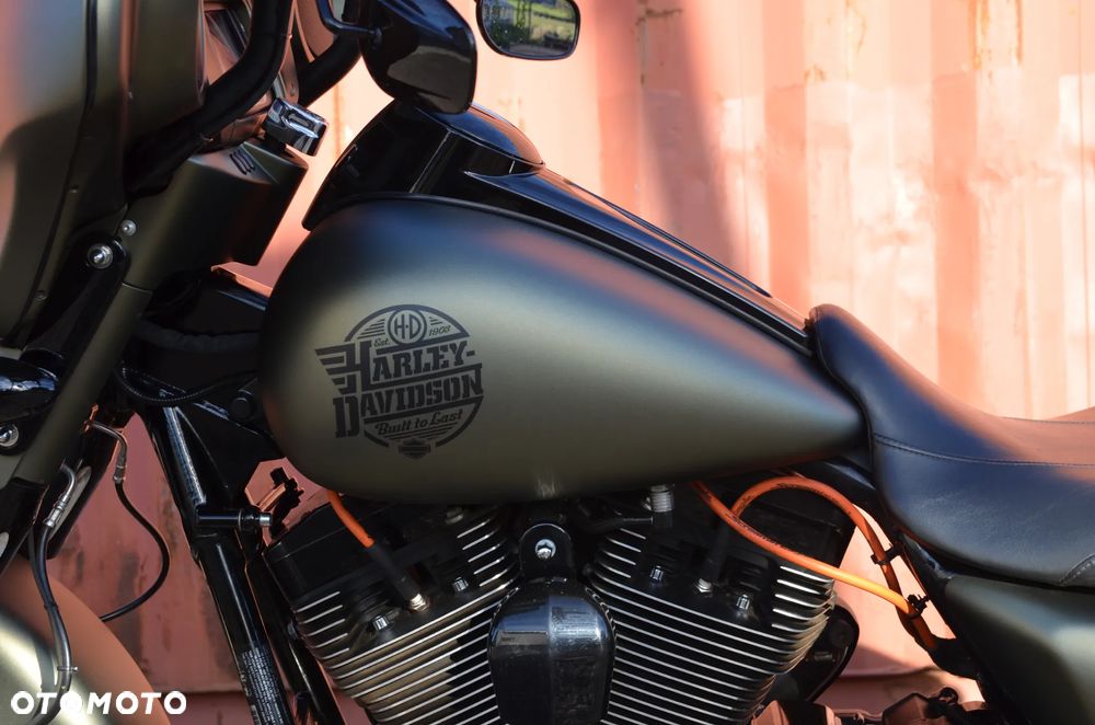 Harley-Davidson Touring Street Glide - 35