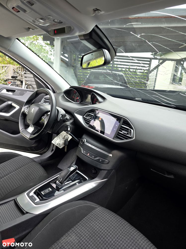 Peugeot 308 1.5 BlueHDi Allure S&S EAT8 - 16