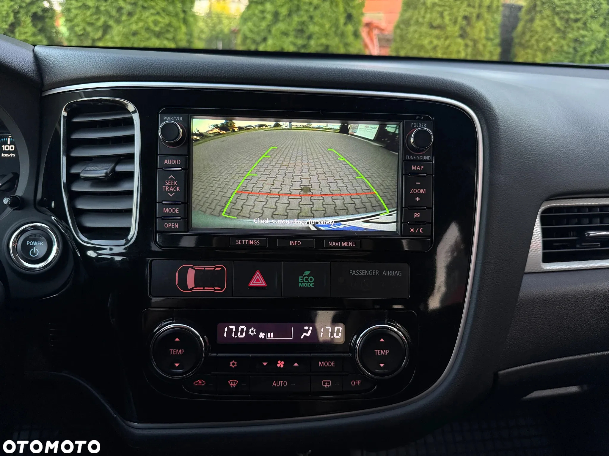Mitsubishi Outlander 2.0 4WD Plug-In Hybrid Top - 21