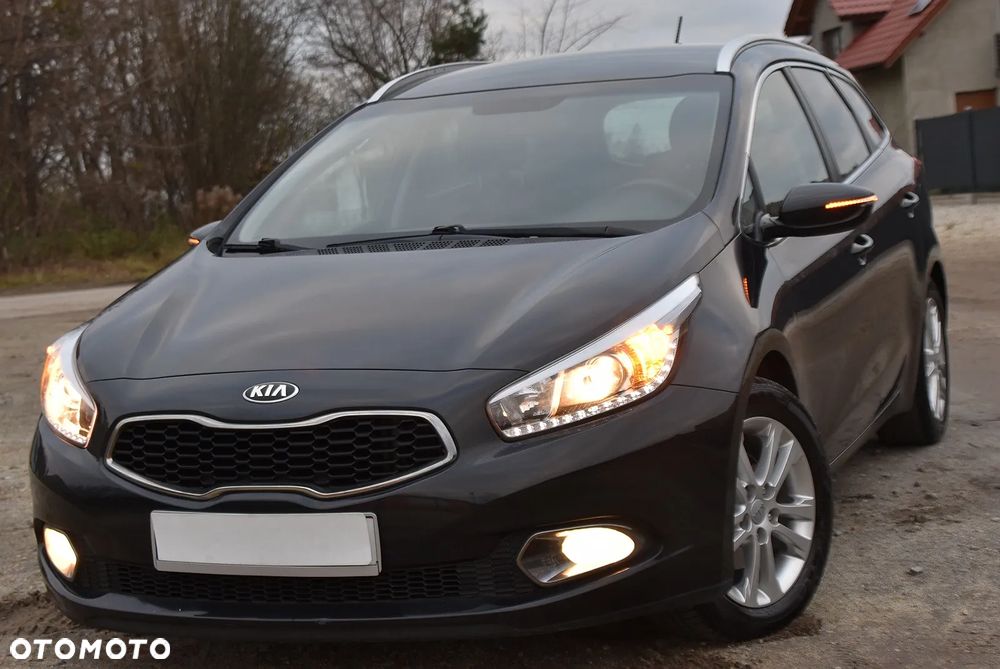 Kia Ceed - 12