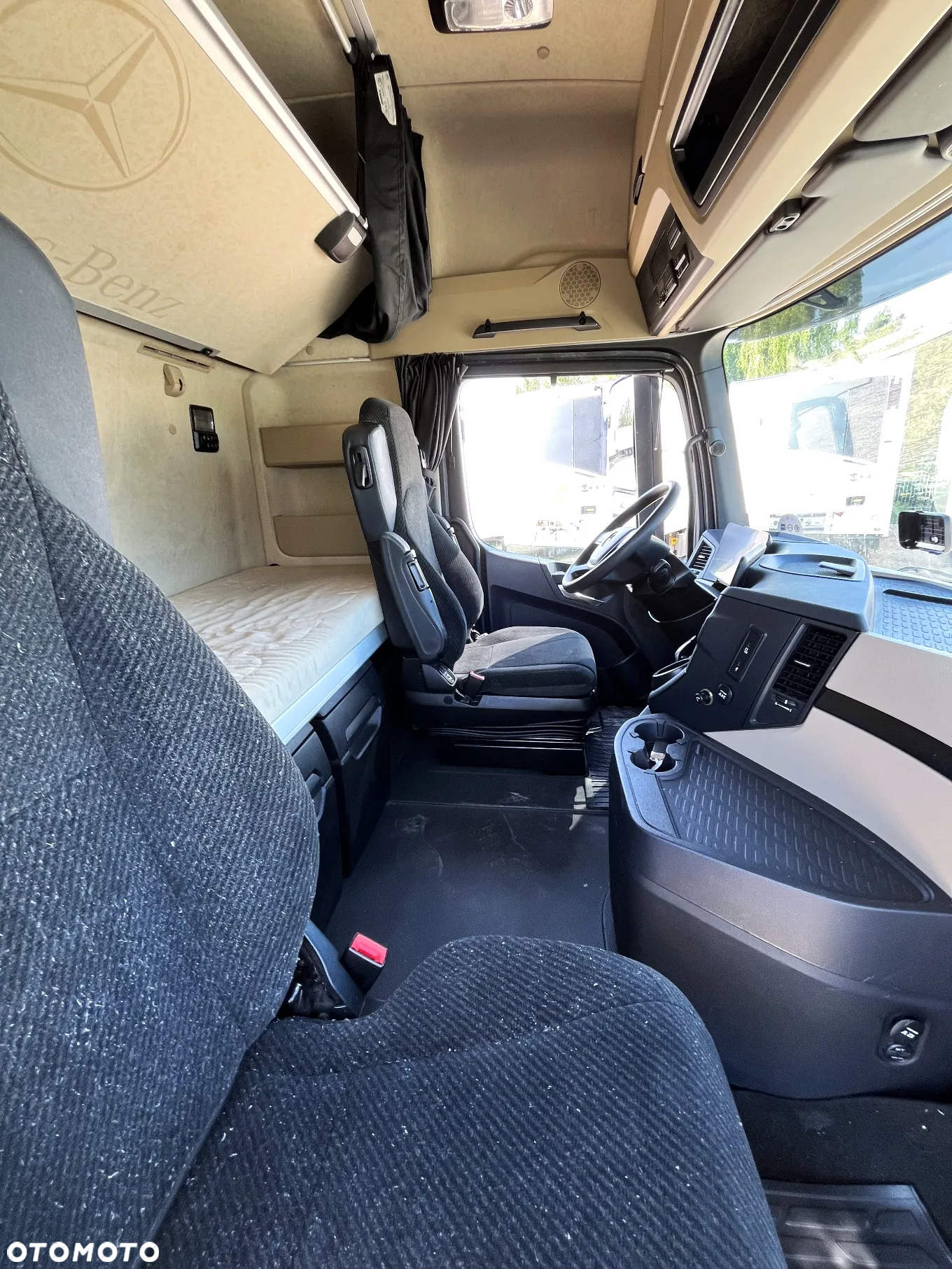 Mercedes-Benz Actros - 14