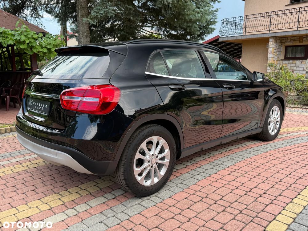 Mercedes-Benz GLA 200 Urban - 10