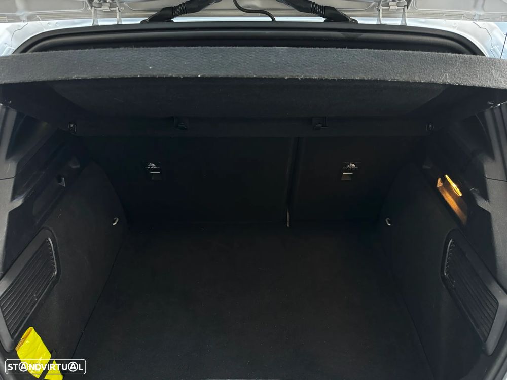 Ford Focus 1.0 EcoBoost S&S ST-LINE - 22