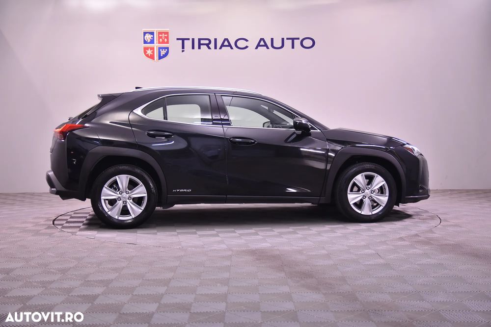 Lexus UX - 6