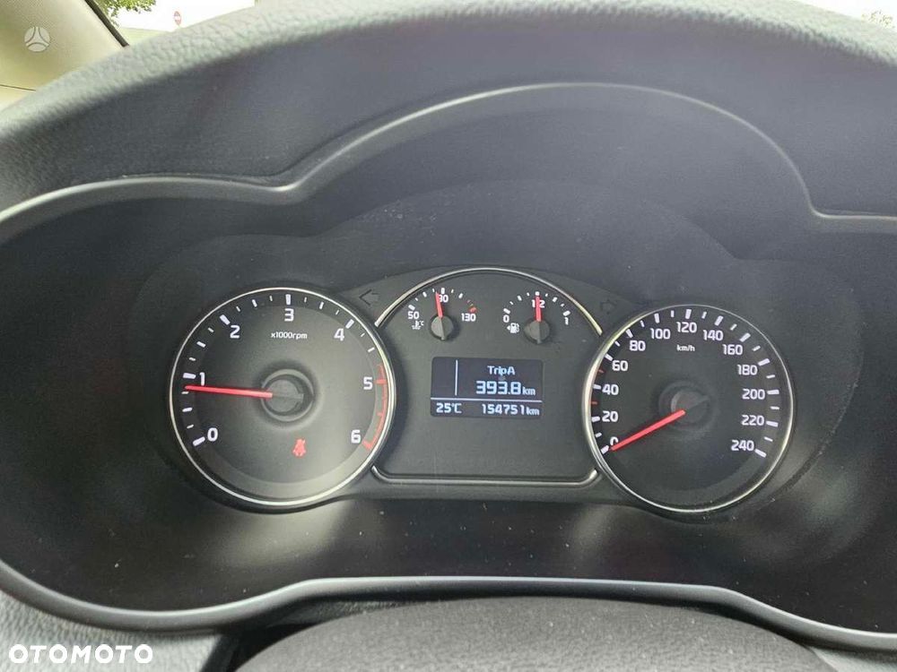 Kia Carens 1.7 CRDi 115 Dream-Team Edition - 29