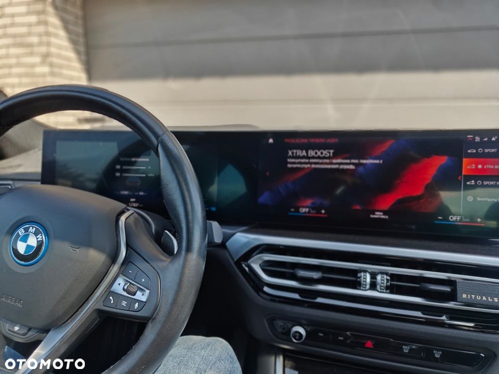 BMW Seria 3 330e M Sport - 29