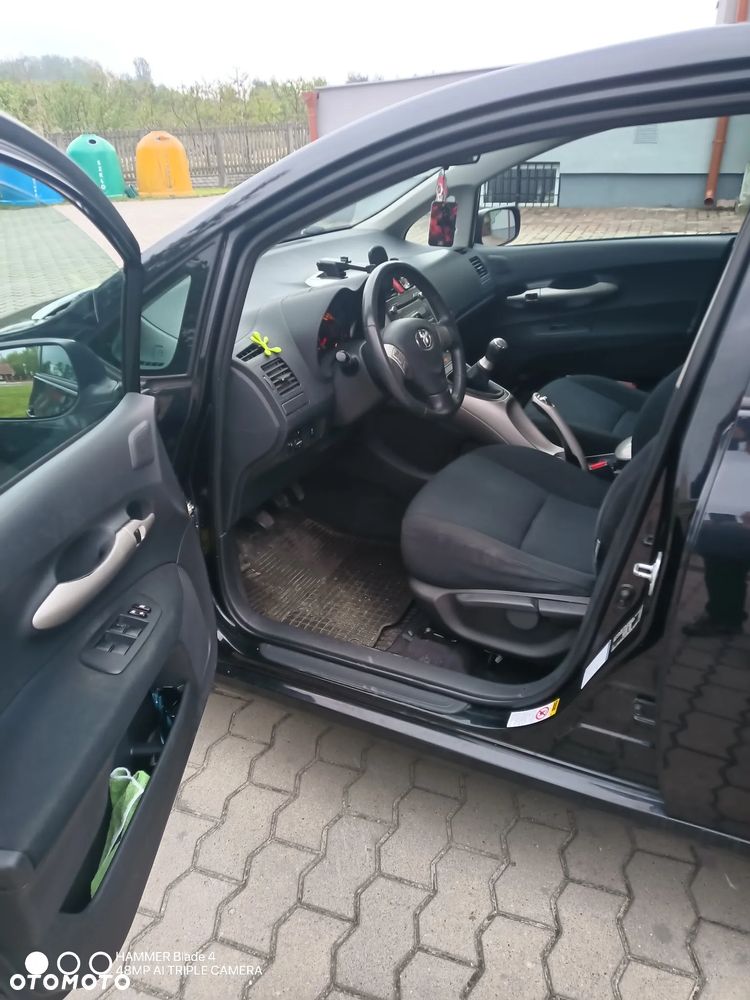 Toyota Auris 1.6 VVT-i Executive - 4