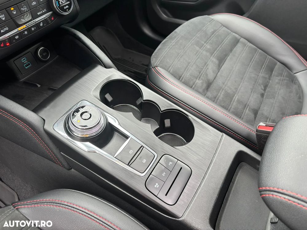 Ford Kuga 2.5 Duratec PHEV ST-LINE X - 15