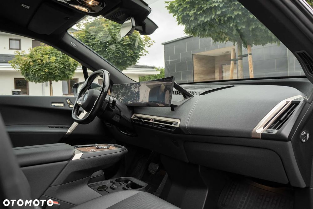 BMW iX xDrive40 76.6kWh - 17