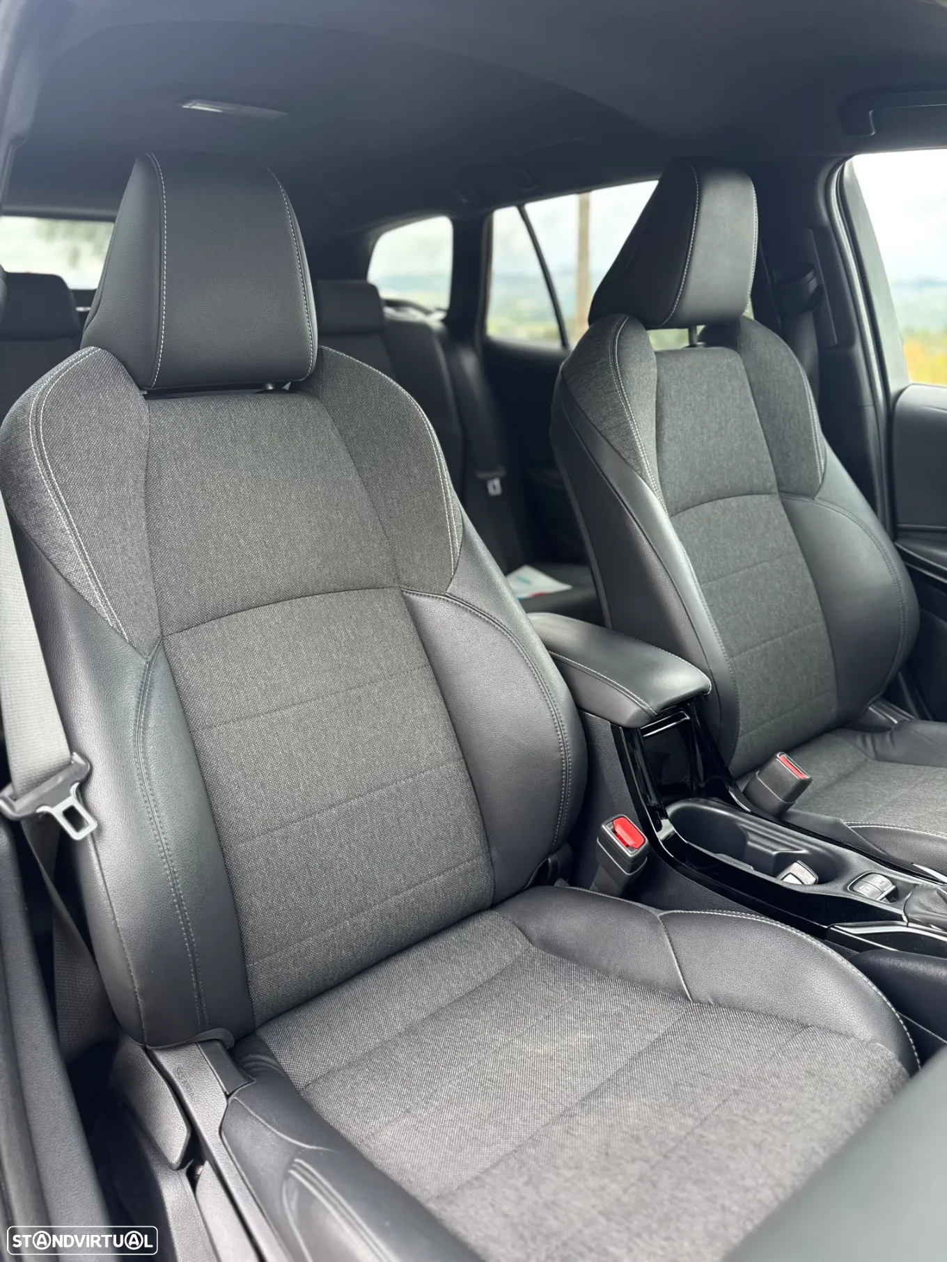 Toyota Corolla Touring Sports 1.8 Hybrid Comfort+P.Sport - 10