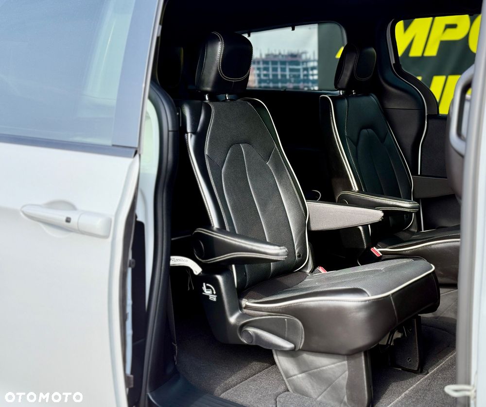 Chrysler Pacifica - 28