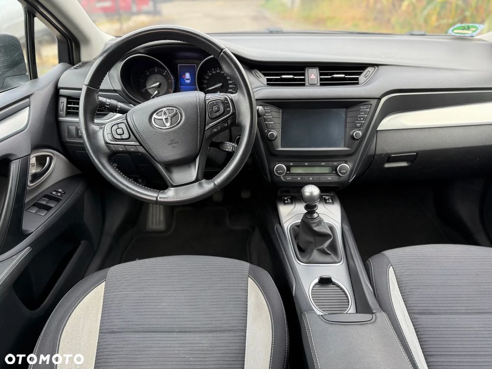 Toyota Avensis 2.0 D-4D Premium - 13