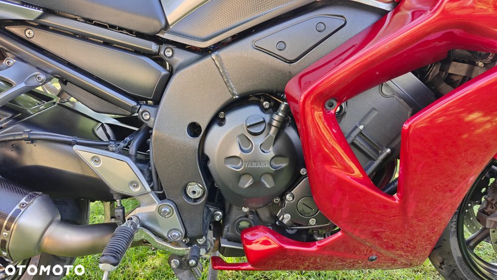Yamaha FZ - 11
