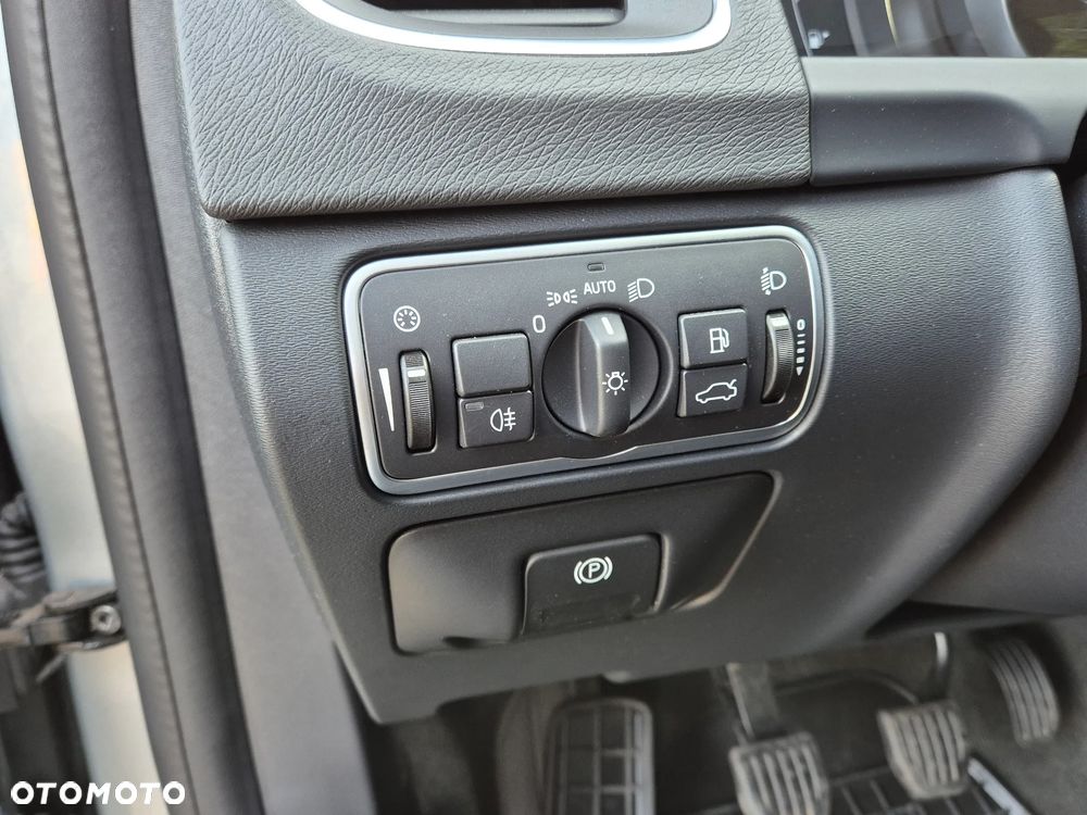 Volvo V60 D2 Drive-E Momentum - 10
