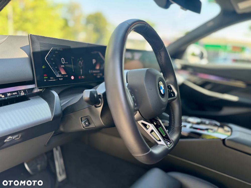 BMW Seria 5 520d xDrive mHEV M Sport - 11